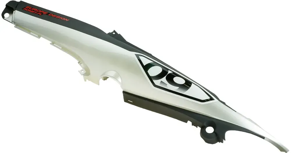 Romet Ogar 900 Racing -skootterin takakate, ylempi, vasen Superhinta