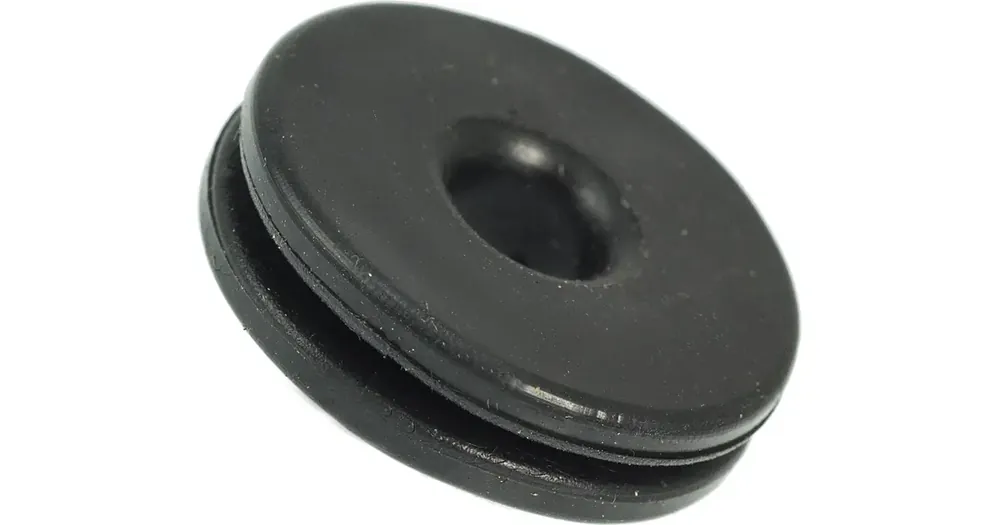 Kiinnityskumi 26x8x8 mm sivukatteen, tuulisuojan ja koteloiden kiinnitykseen Poisto