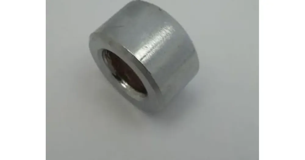 Suoraan Valmistajalta Taka-akselin väliholkki 15x27x16mm