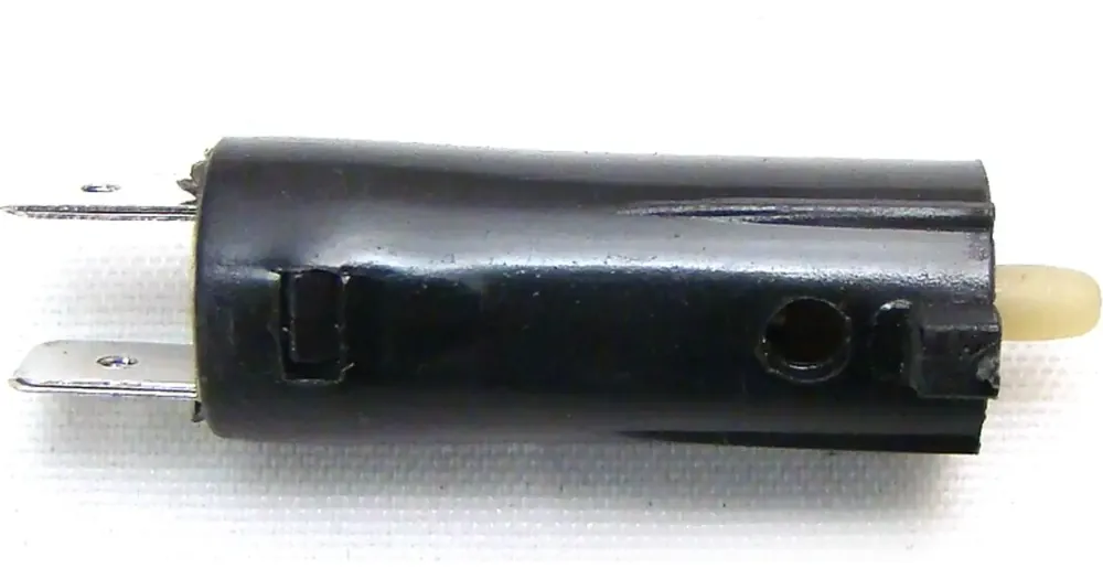 Lähetetään Heti Kytkinkahvan tunnistin, rungon vieressä, Junak M11 / M16 / M20 / M25