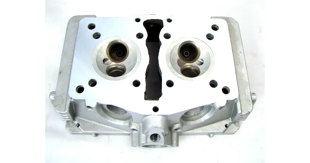 Halpa Hinta Sylinterikansi paljas 320ccm (hopea) ilman huohotinta, Junak M16 320 / M11 320