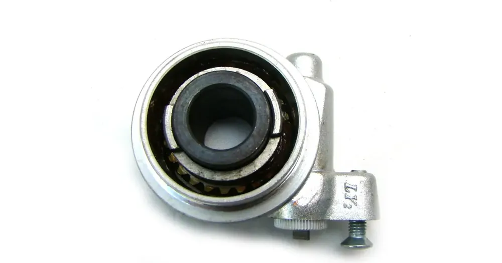 Nopeusmittarin vaijeri, akseli 14mm, vasen puoli, ilman käyttöpyörää Junak M11 / M16 Erikoistarjous
