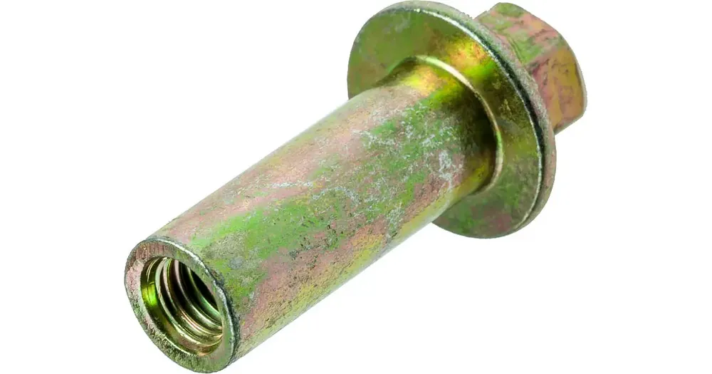 Mutteri M8x32mm sylinterikannen kiinnitykseen Uusi Malli