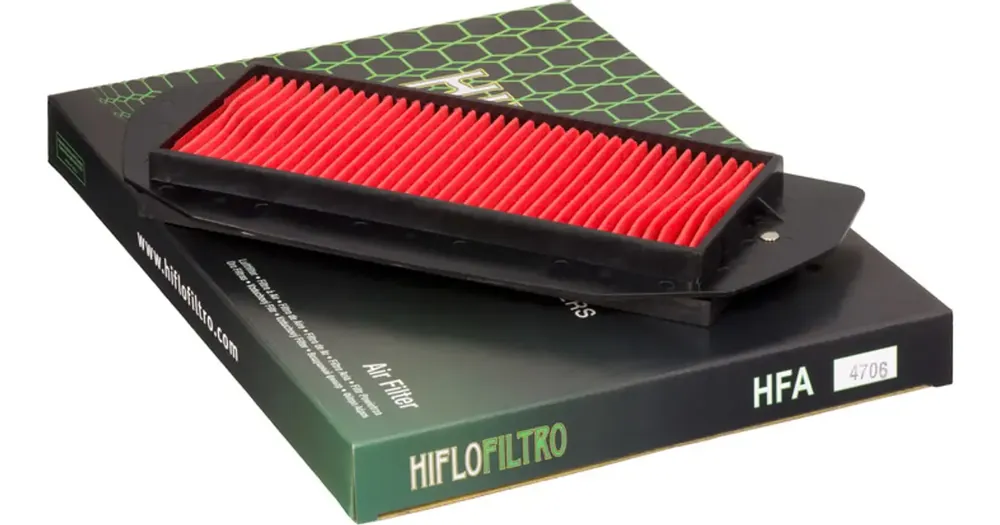 Suoraan Valmistajalta HifloFiltro HFA4706 paperinen ilmansuodatinpanos