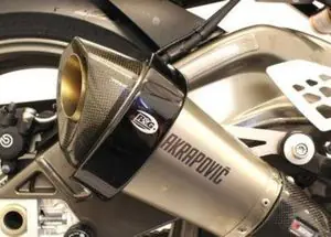 Edullinen RG Racing mustat Akrapovic-äänitorvet kuusikulmaiset Pakoputken suojaus