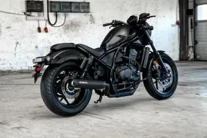Miller Exhaust Musta SlashCut -päällyste VaimentinHONDA 1100 CMX 1100 REBEL - 2025 Alennettu